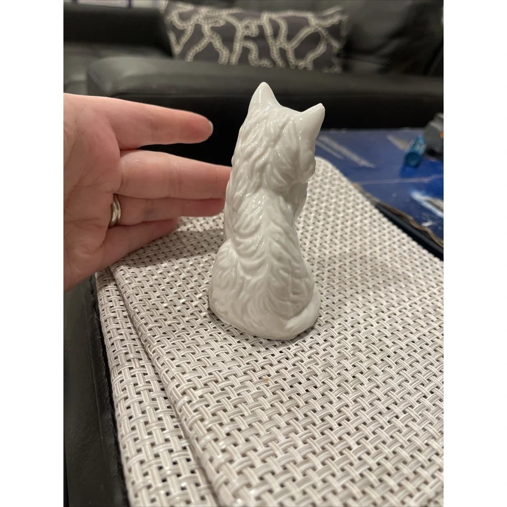 Porcelain‎ cat 3 1/2 Inches Tall